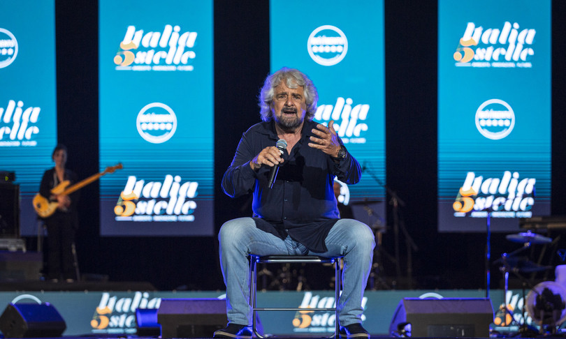 duello conte grillo parlamentari bocciano voto rousseau