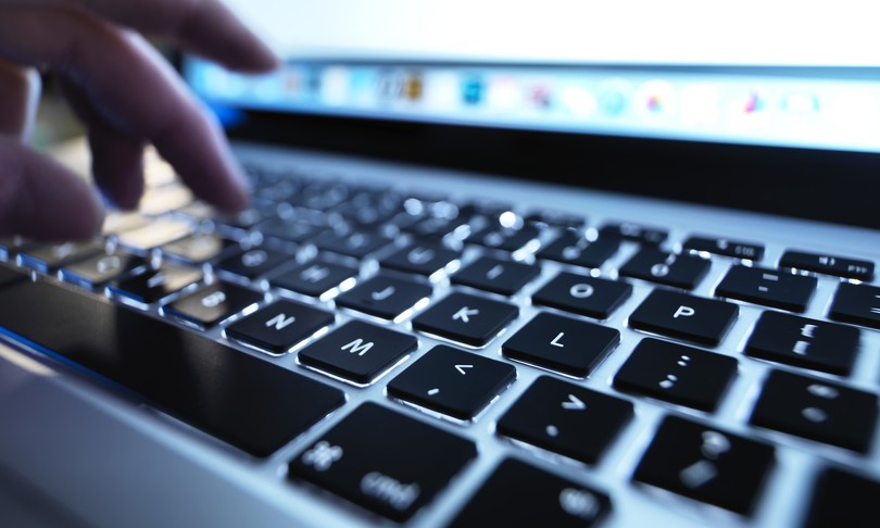 colossi web contro abusi online donne
