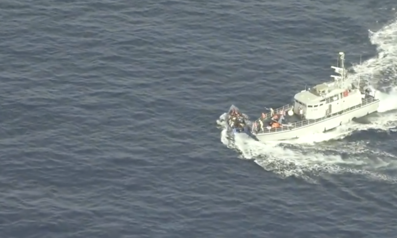 spari speronamento attacco libia barcone migranti