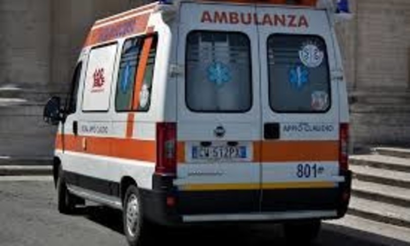 bambina Cade dal balcone di casa a Lecce