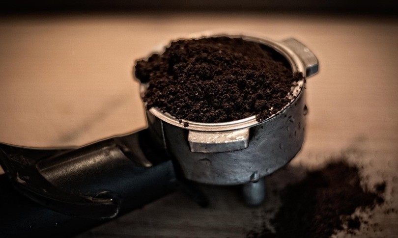 caffe salgono prezzi materia prima tazzina bar