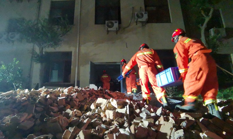 Cina almeno 8 morti crollo albergo Suzhou