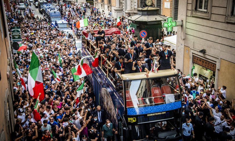 gravina difende giro in bus nazionale