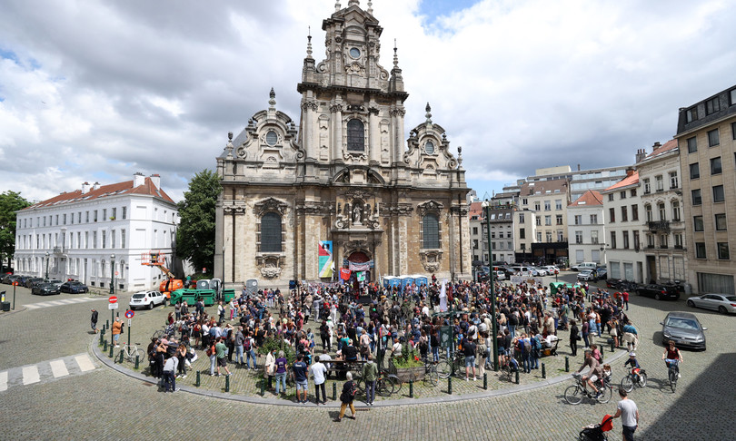 belgio chiesa occupata migranti irregolari