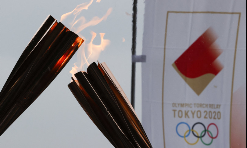 tokyo 2020 via giochi piu difficili torcia speranza
