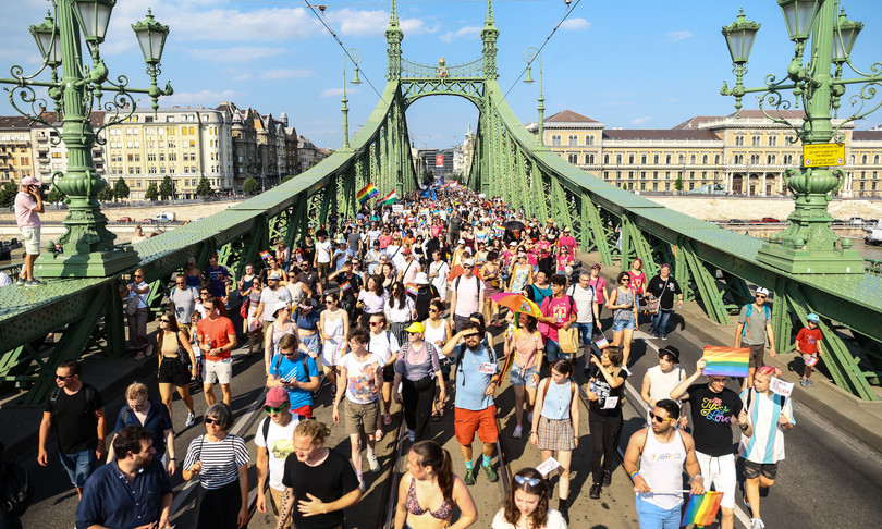 ungheria gay pride budapest sfida orban