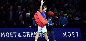 Federer si opererà al ginocchio: "Starò fuori per alcuni mesi"