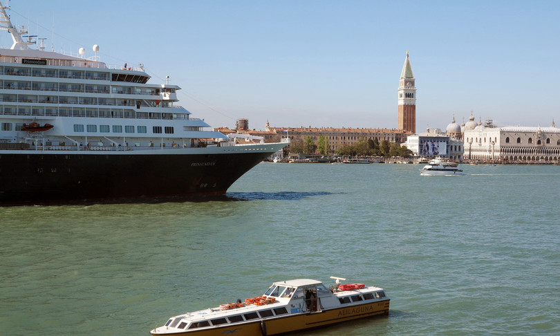 stop grandi navi venezia off limits