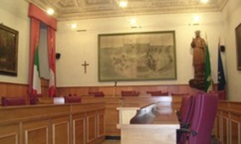 Bestemmia Consiglio comunale dimissioni consigliere Lega