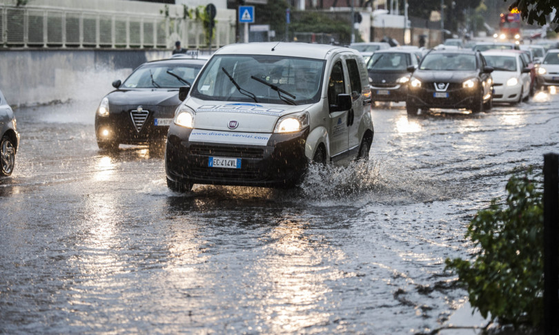meteo domenica maltempo nord estate lascia coda nuvolosa sud
