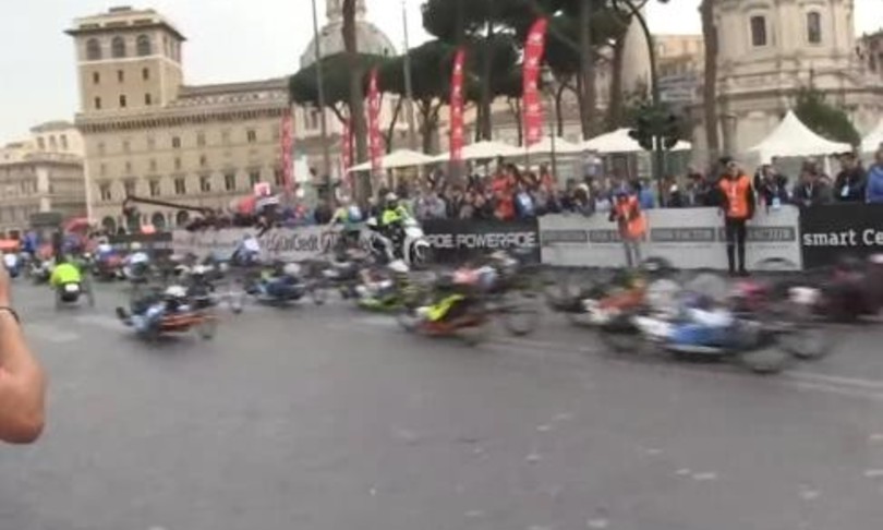Handbike morto incidente stradale ciclista poeta Conti