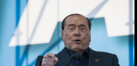 Berlusconi: Il centrodestra è unito. Ma cambiare sistema per scegliere i candidati