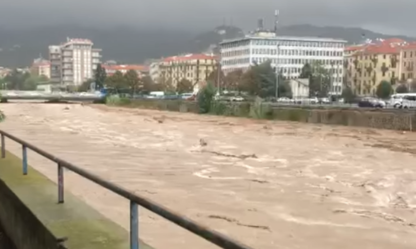 maltempo liguria allagamenti strade chiuse