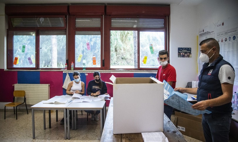 istituto cattaneo comunali ragioni crollo affluenza nord