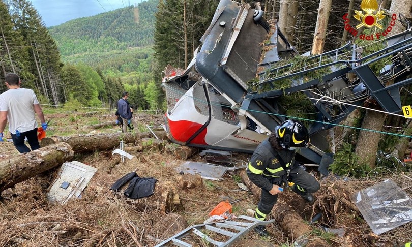 cominciate operazioni rimuovere rottami funivia Mottarone