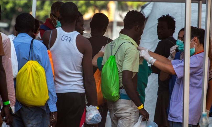 effetto covid cala numero immigrati Italia