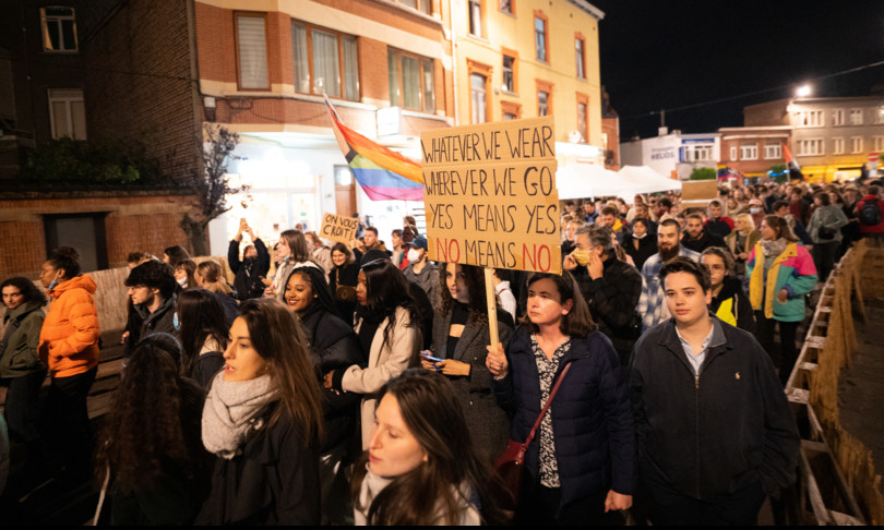 bruxelles decine di aggressioni sessuali nei locali
