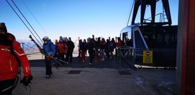 A Cervinia è iniziata la stagione dello sci, green pass alla mano