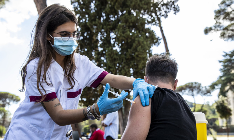 campagna vaccinale Italia piu veloce di quella europea