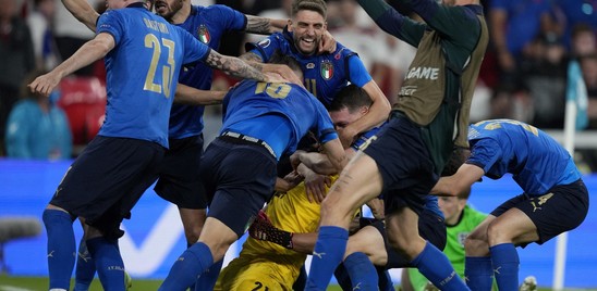 L'Italia sale al quarto posto nel ranking Fifa, superata l'Inghilterra