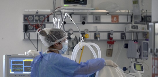 Secondo l'ultimo report dell'Iss in Italia calano ricoveri e terapie intensive