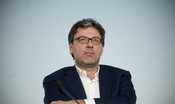 Intel investirà in Italia, Giorgetti conferma la trattativa