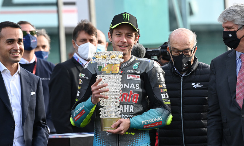 saluto valentino rossi misano