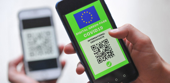 Il Green pass rischia di non essere valido, sul web circola il certificato di Hitler