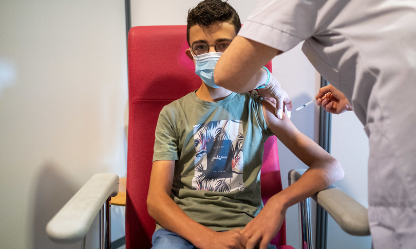 covid provoca effetti lungo termine bambini adolescenti