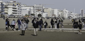 Quali sono le ragioni che portano a dire piccole bugie e menzogne