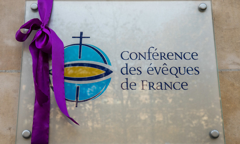 pedofilia chiesa francese vende immobili per risarcire vittime