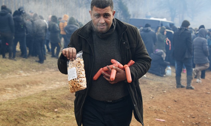 crisi migranti bielorussia tutti contro tutti