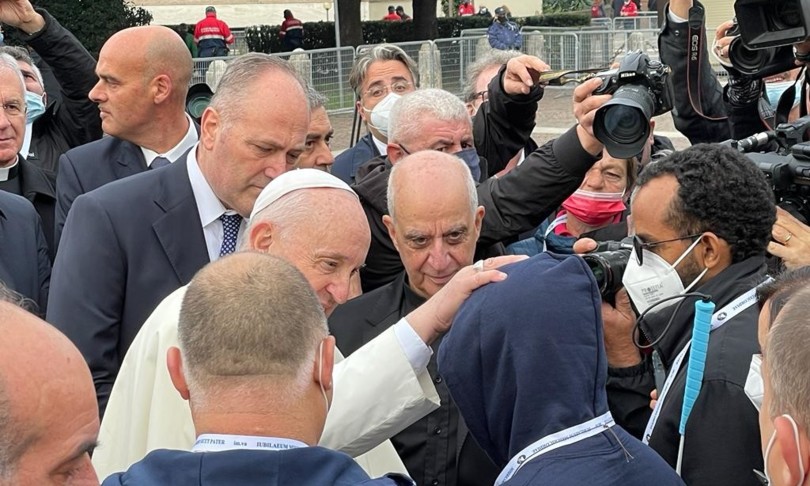 papa assisi restituire dignita poveri con lavoro