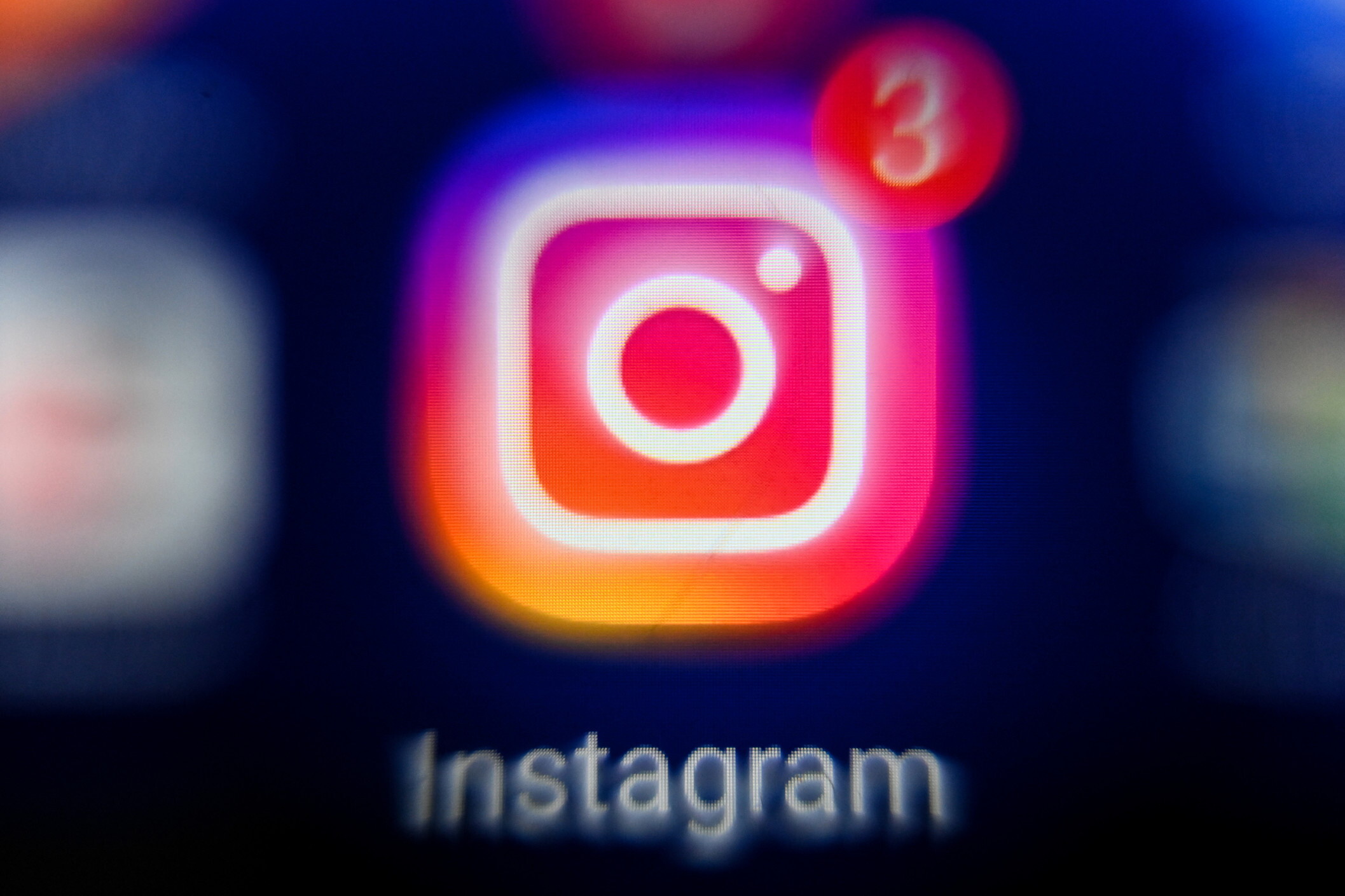 Su Instagram come al cinema, arrivano limiti per minori