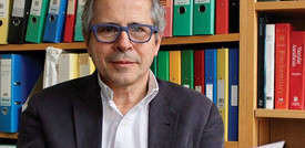 Crisanti: "Anticipare la terza dose di vaccino al quinto mese"