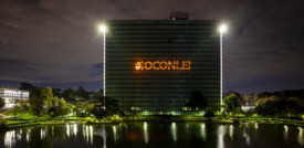 Palazzo Mattei illuminato di arancione contro la violenza sulle donne