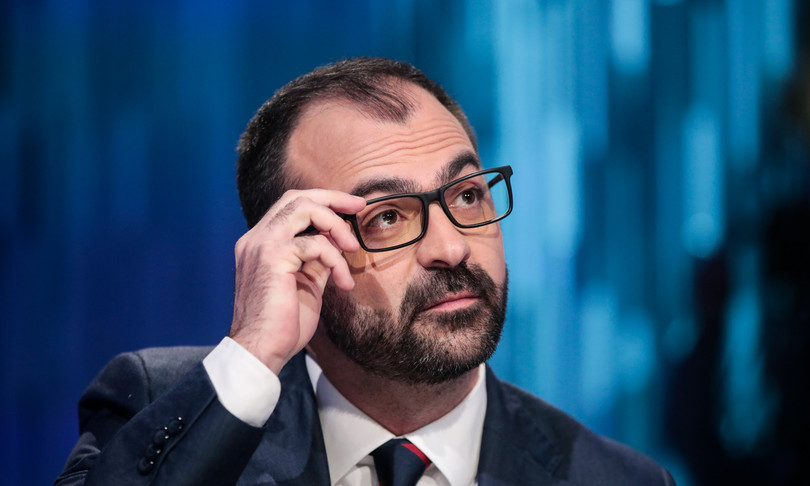 ex ministro Fioramonti altri 50 italiani bloccati Sud Africa
