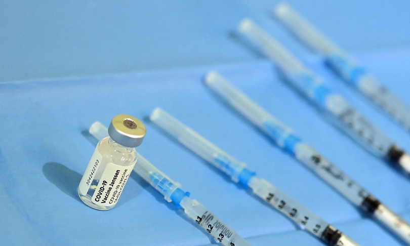 covid ema molto cauti su ipotesi adattamento vaccini