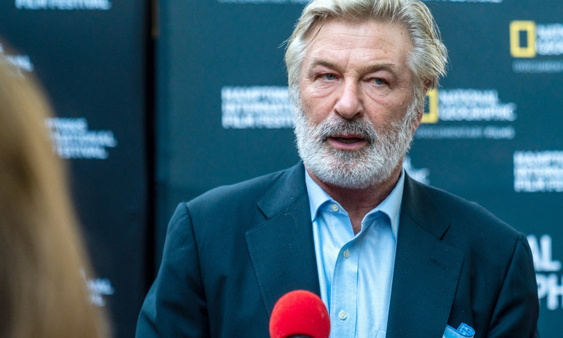 omicidio set Baldwin grilletto Halyna Hutchins