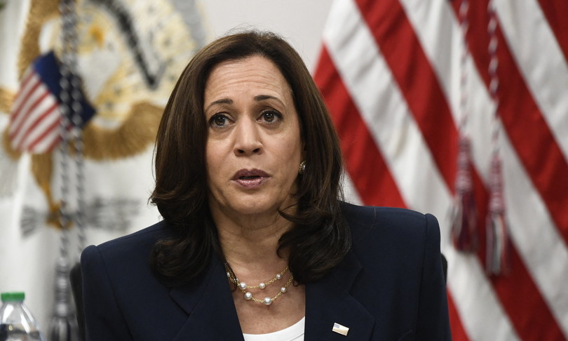 kamala harris crisi portavoce lascia