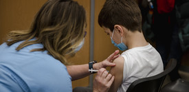 I pediatri: "Il vaccino è sicuro ed efficace, i genitori si fidino"