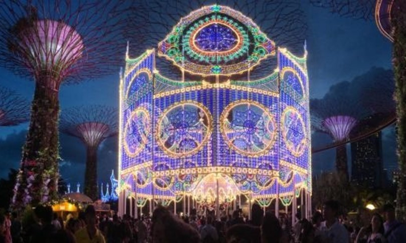 singapore natale con luminarie pugliesi nei gardens by the bay
