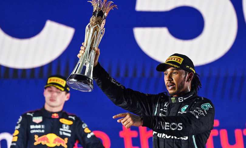 Gp Arabia vince Hamilton
