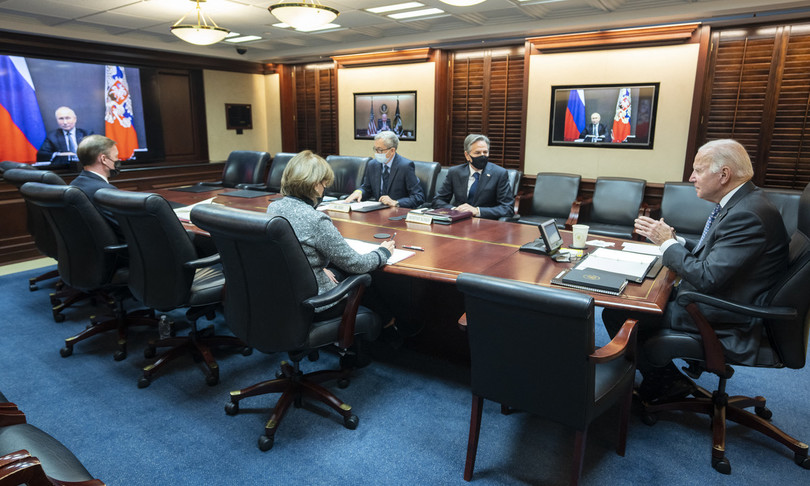 Biden a Putin su Ucraina rischi dure sanzioni