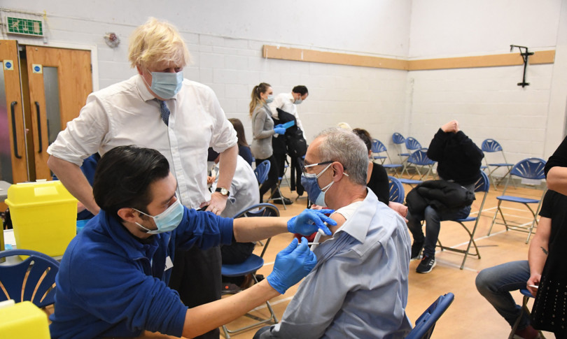 boris johnson gran bretagna si vota piano b contro covid