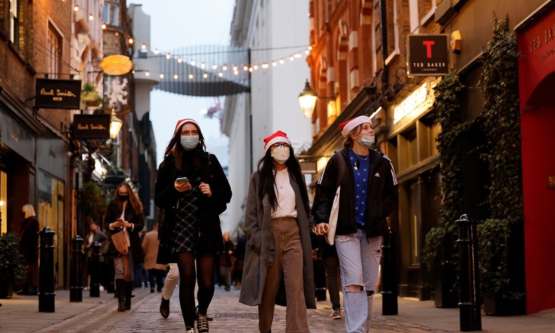 Gran Bretagna governo sta studiando stretta Natale non escluso lockdown