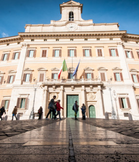 Oggi la Manovra alla Camera, dal 4 gennaio si apre la partita per il Colle