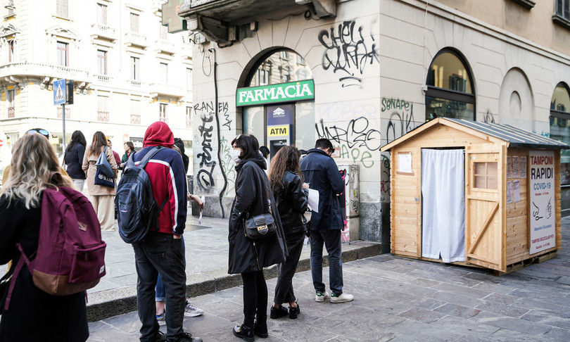 tampone solo residenti migrazioni test Milanese