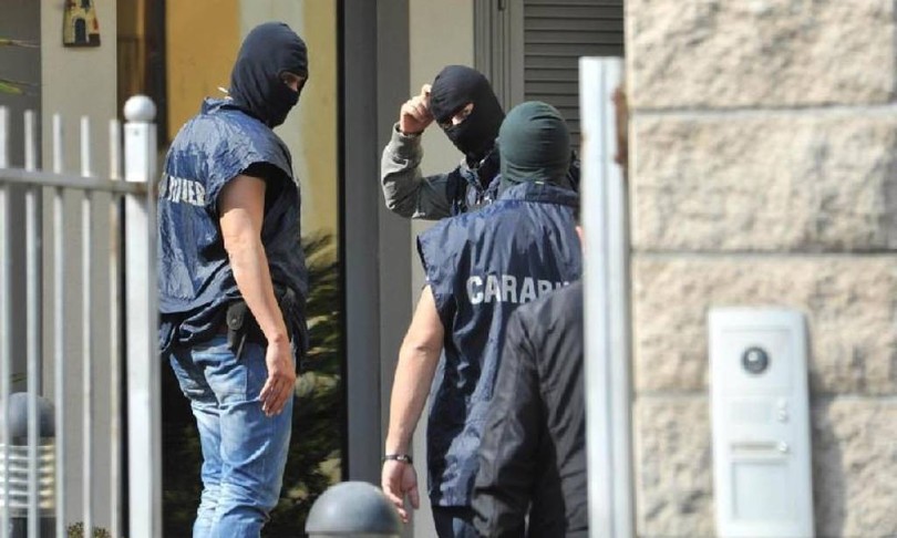 terrorismo arrestato pakistano inneggiava alla jihad