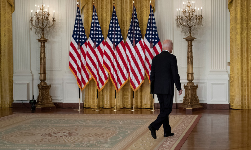 Usa Biden assediato Trump rilancio